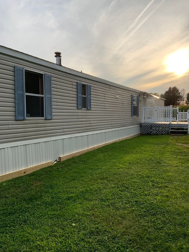 Building Photo - 19 Roberts Rd