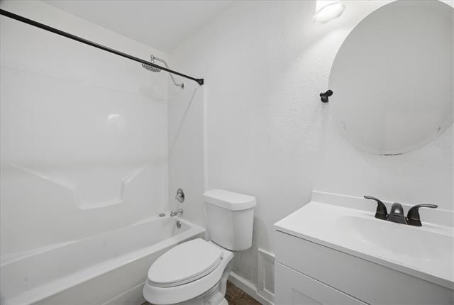 Building Photo - 12384 Co Rd 800