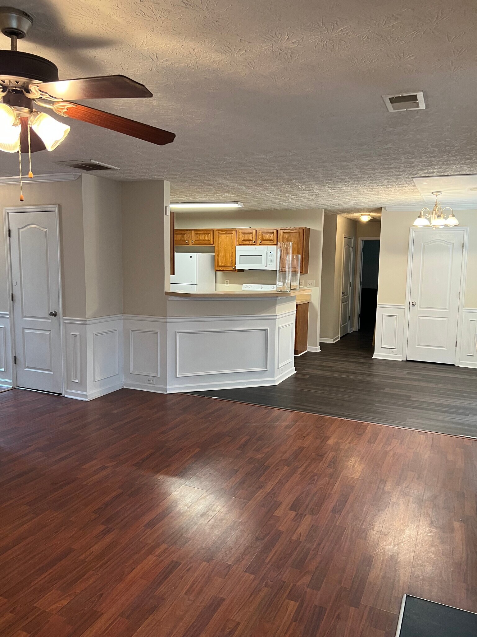 Building Photo - 827 Hannah Ct