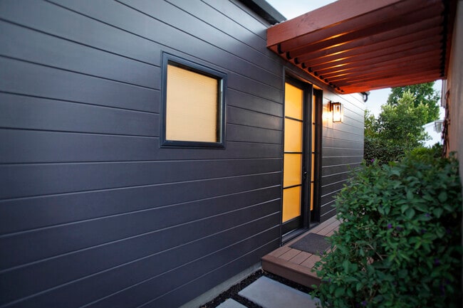 Building Photo - 6345 Babcock Ave