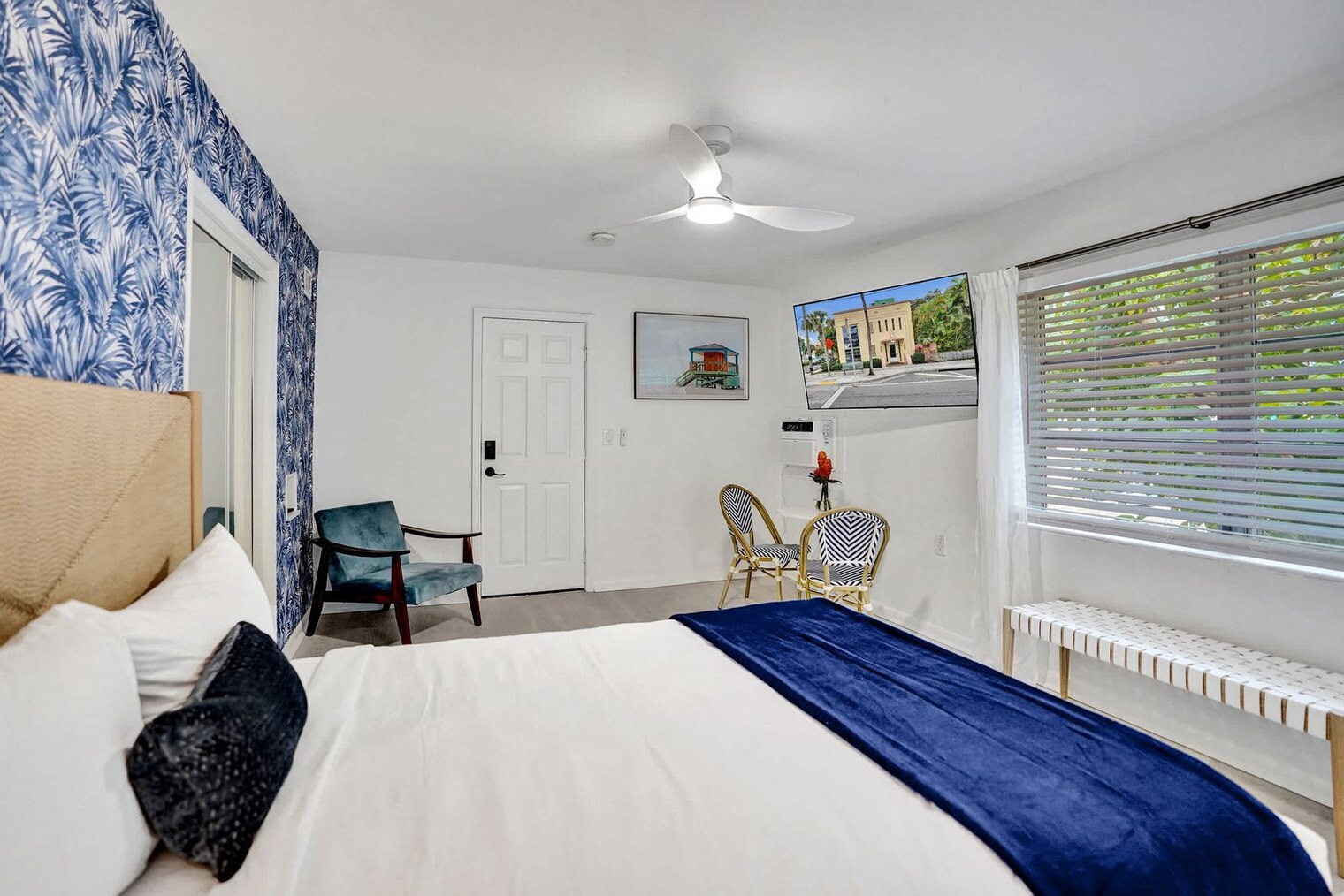 Building Photo - 101 Lucerne Ave