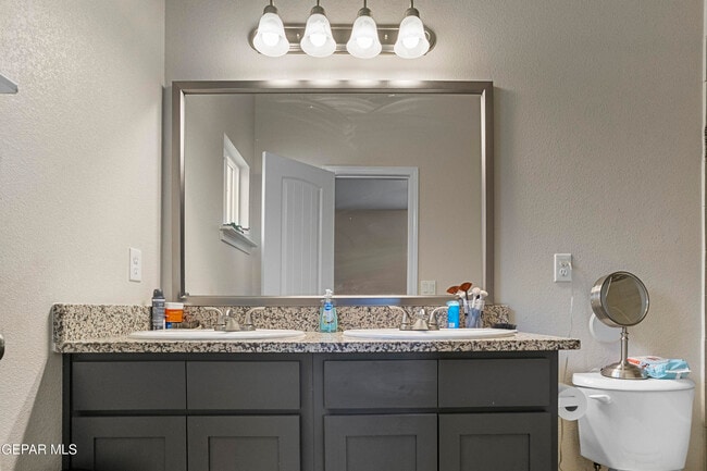Building Photo - 7445 Norte Mesa Ln