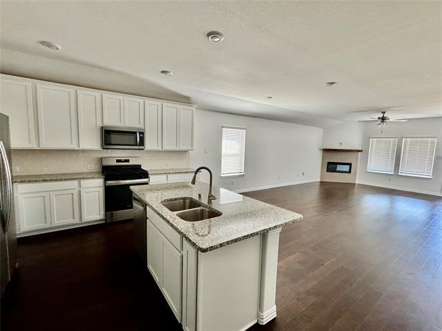 Building Photo - 1801 Rushpea Dr