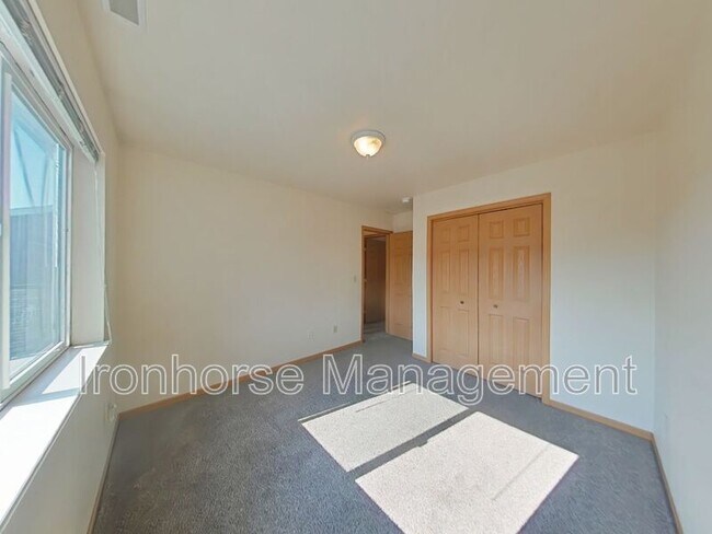 Building Photo - 2460 Wheeler Dr