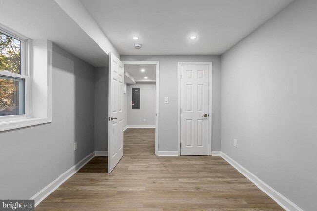 Building Photo - 1401 18th Pl SE