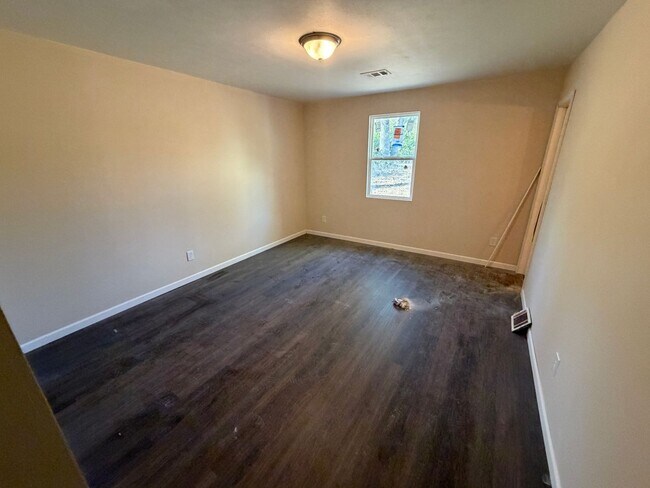 Building Photo - 2355 Basswood Dr