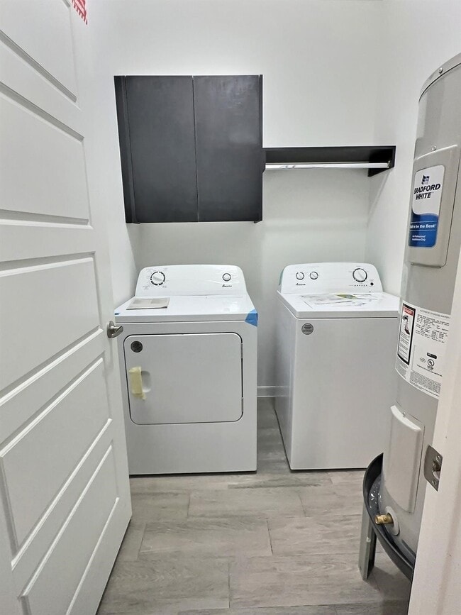 Building Photo - 3912 Ventura Ave