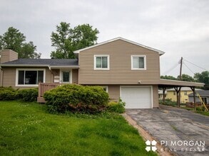 Building Photo - 3 bedroom, 1.5 bath House For Lease - open...