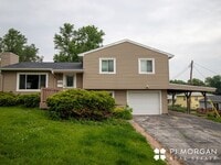 Building Photo - 3 bedroom, 1.5 bath House For Lease - open...