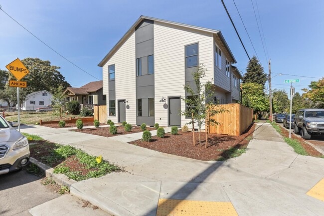 Building Photo - 787 NE Bryant St