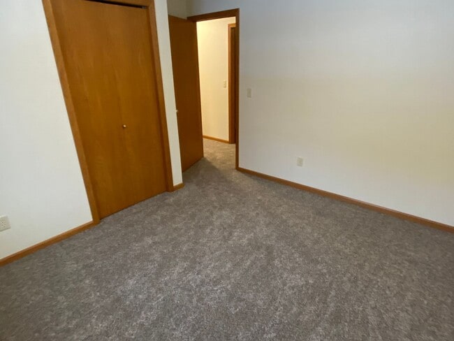 Building Photo - Updated 4-Bedroom, 3-Bath Home with Walk-Out Basement