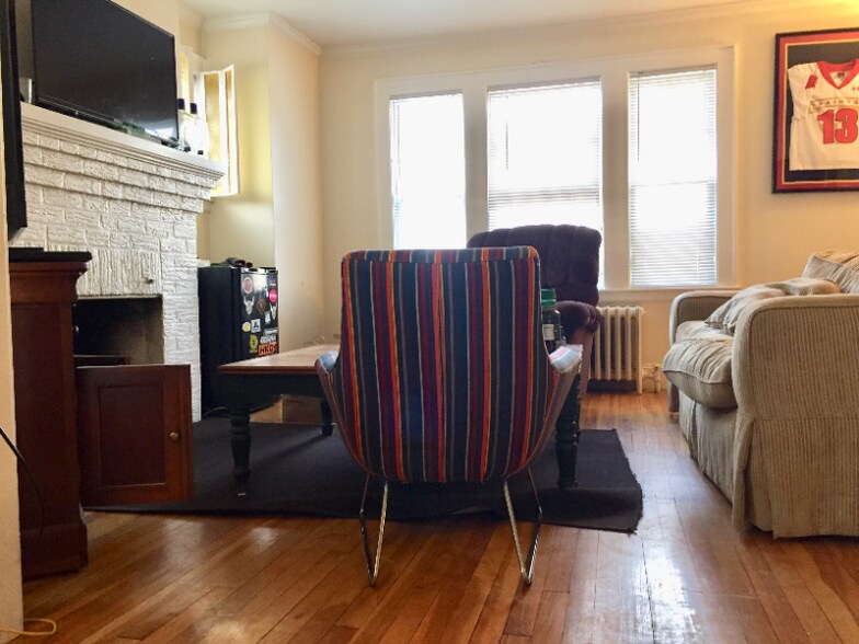 Building Photo - 208 Freeman St