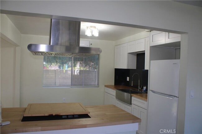 Building Photo - 11215 Dalwood Ave