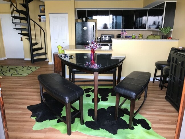 Building Photo - Beautiful Condo for Rent