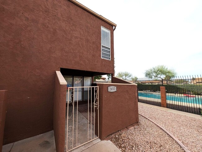 Building Photo - 2 Bedroom Condo in the Escalante Community...