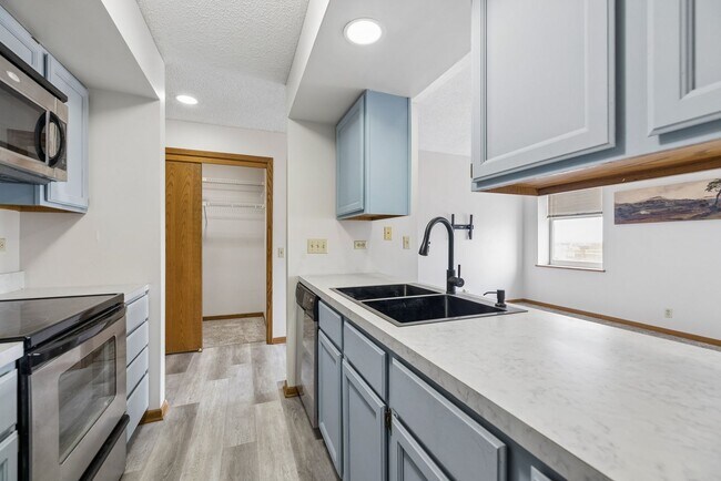 Building Photo - 139 N 11th St