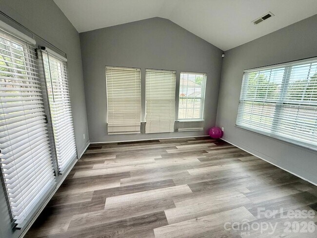 Building Photo - 13141 Wilburn Park Ln
