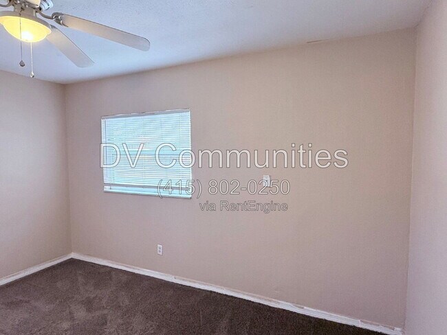 Building Photo - 986 22nd Ave S