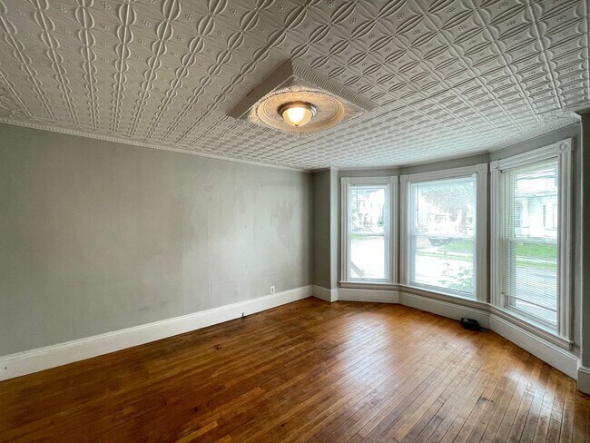 Building Photo - 350 Portland St