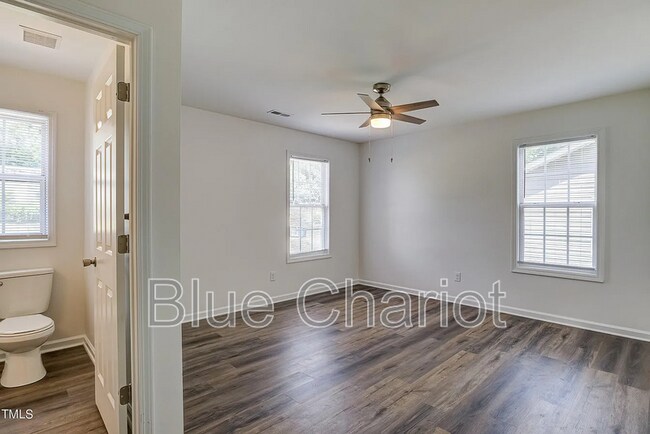 Building Photo - 1104 E Geer St