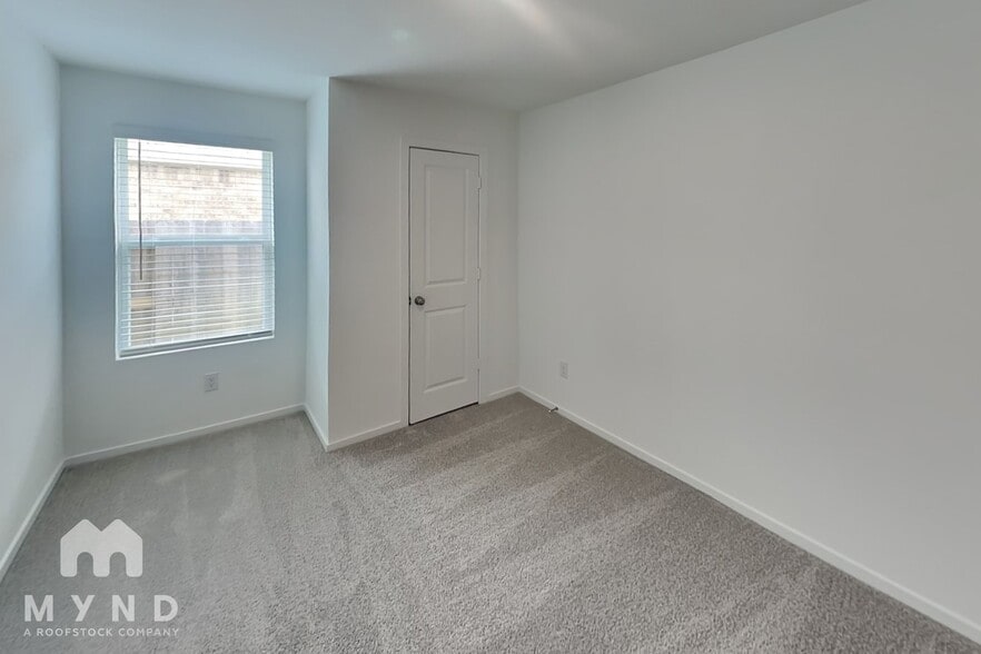 Building Photo - 914 Lago Laceno Ln