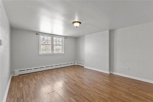 Building Photo - 207 Giffin Ave