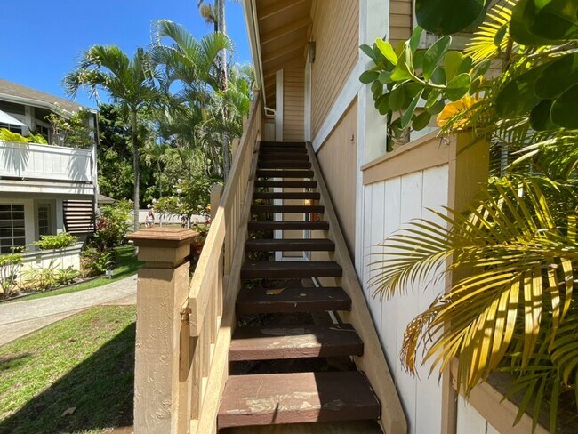 Building Photo - 645 Mananai Pl