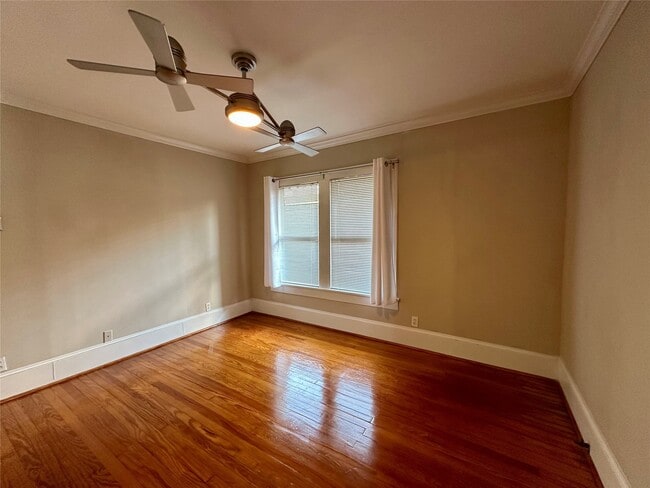 Building Photo - 2614 White Oak Dr