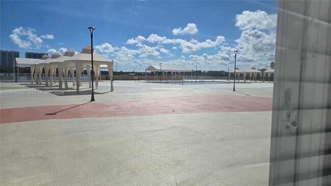 Building Photo - 250 174th St