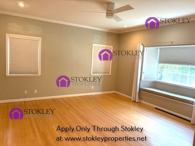 Building Photo - 231 Ivy Dr