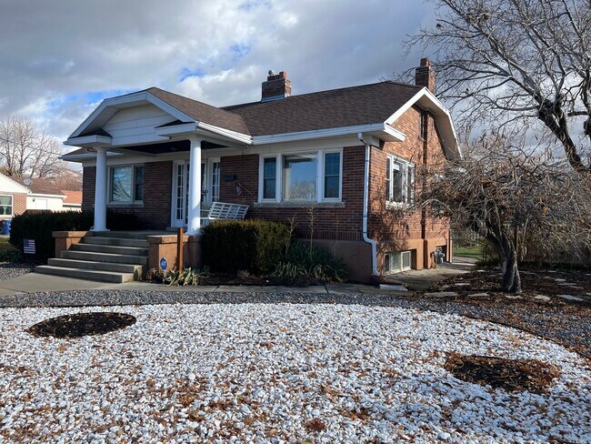 Primary Photo - 2765 S Imperial St