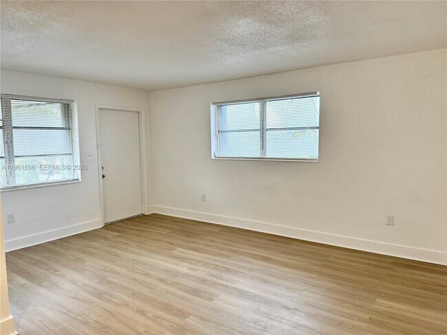 Building Photo - 31 NW 163rd St