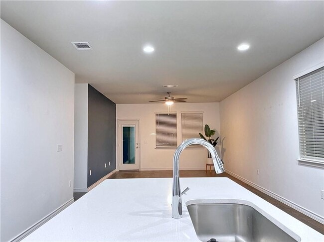 Building Photo - 11812 Offaly Dr