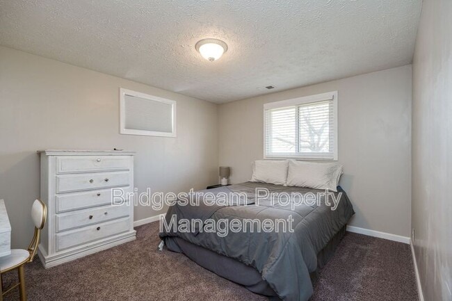 Building Photo - 655 Eavey St