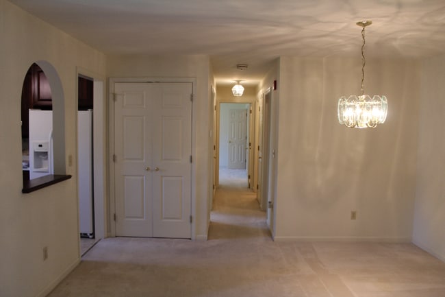Building Photo - 867 Cold Spring Rd