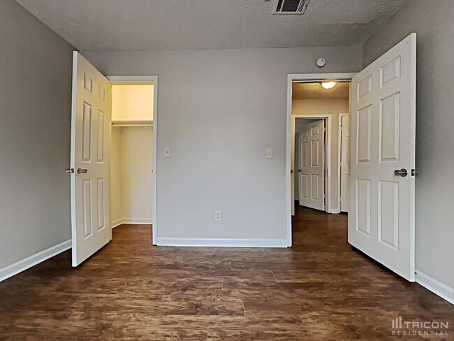 Building Photo - 3011 Eastland Way