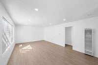 Building Photo - 219 Avenida Santa Barbara