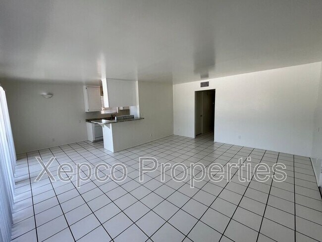 Building Photo - 550 El Cielo Rd