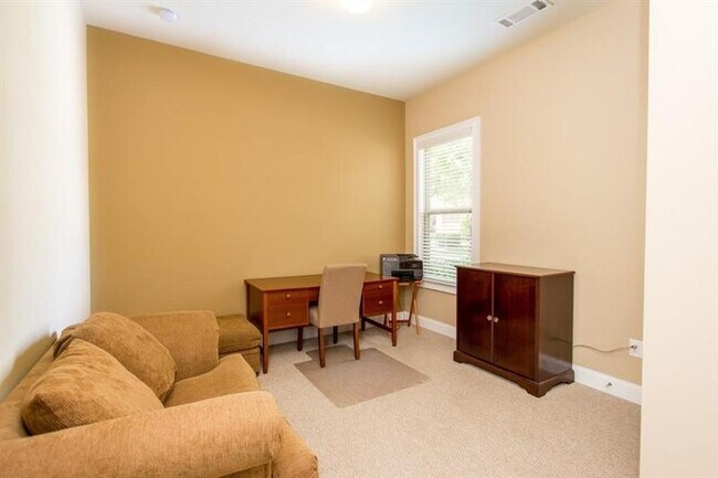 Building Photo - 934 Urban Ash Ct