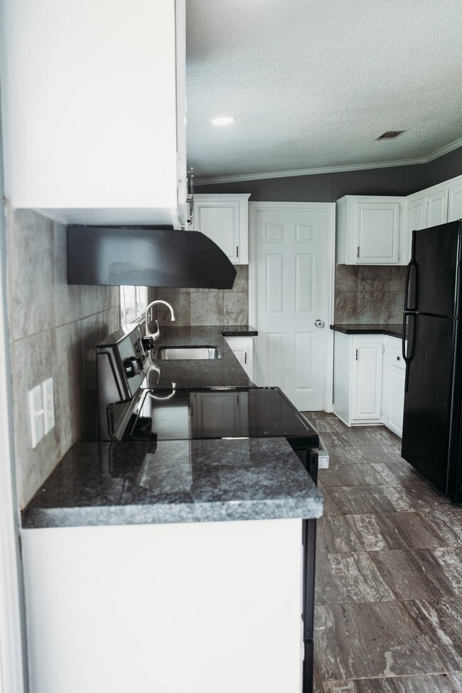 Building Photo - 2545 Lee Turner Rd