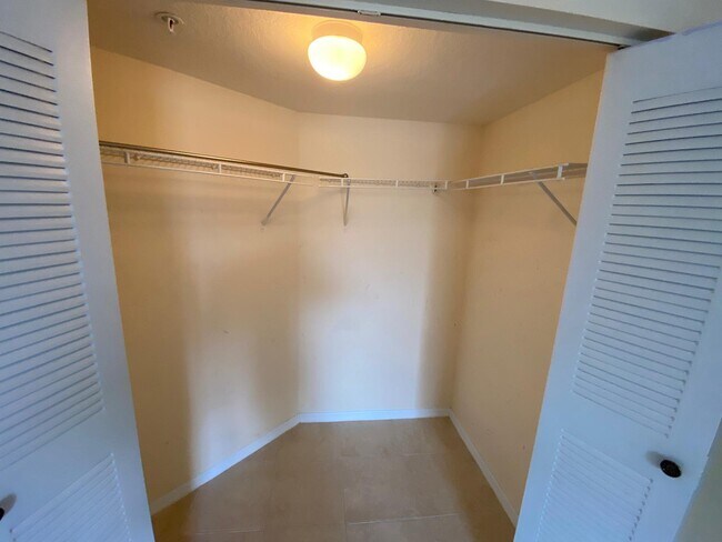 Building Photo - 4211 San Marino Blvd