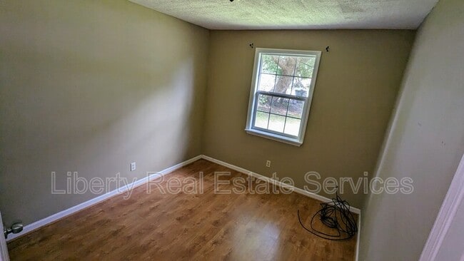 Building Photo - 927 Greenbriar Ct