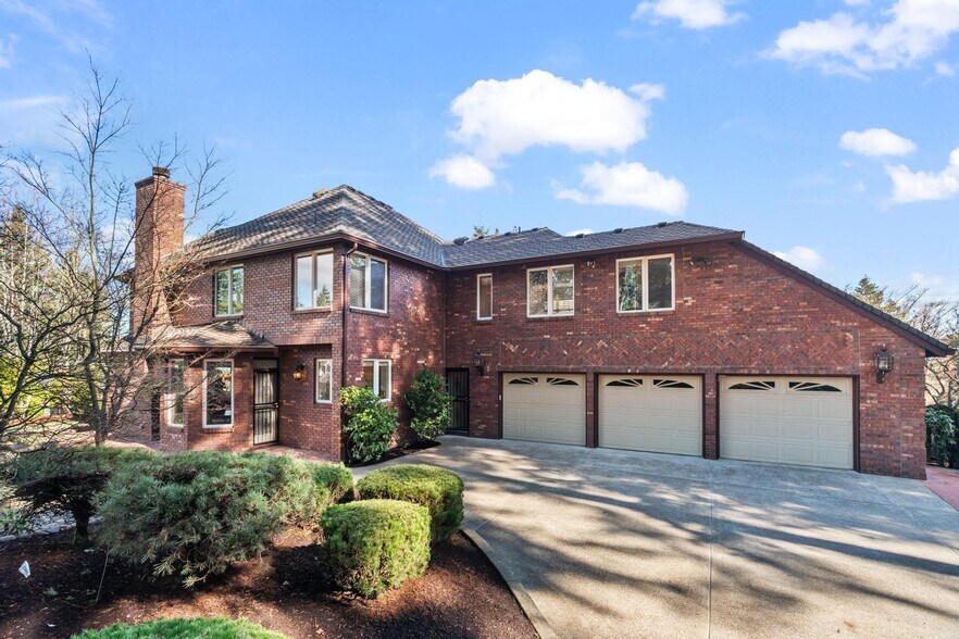 Building Photo - 16235 SW Falcon Dr