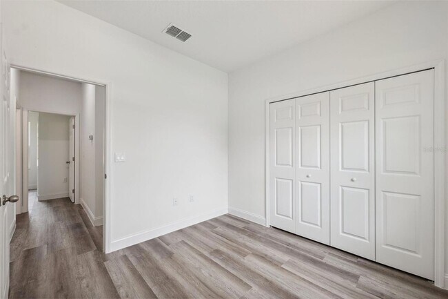 Building Photo - 16904 SW 30th Avenue Rd