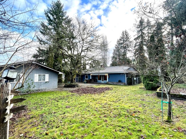 Building Photo - Gig Harbor 3 bd, fully fenced yard, shop &...