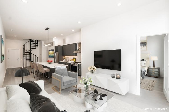 Building Photo - 939 W Madison St