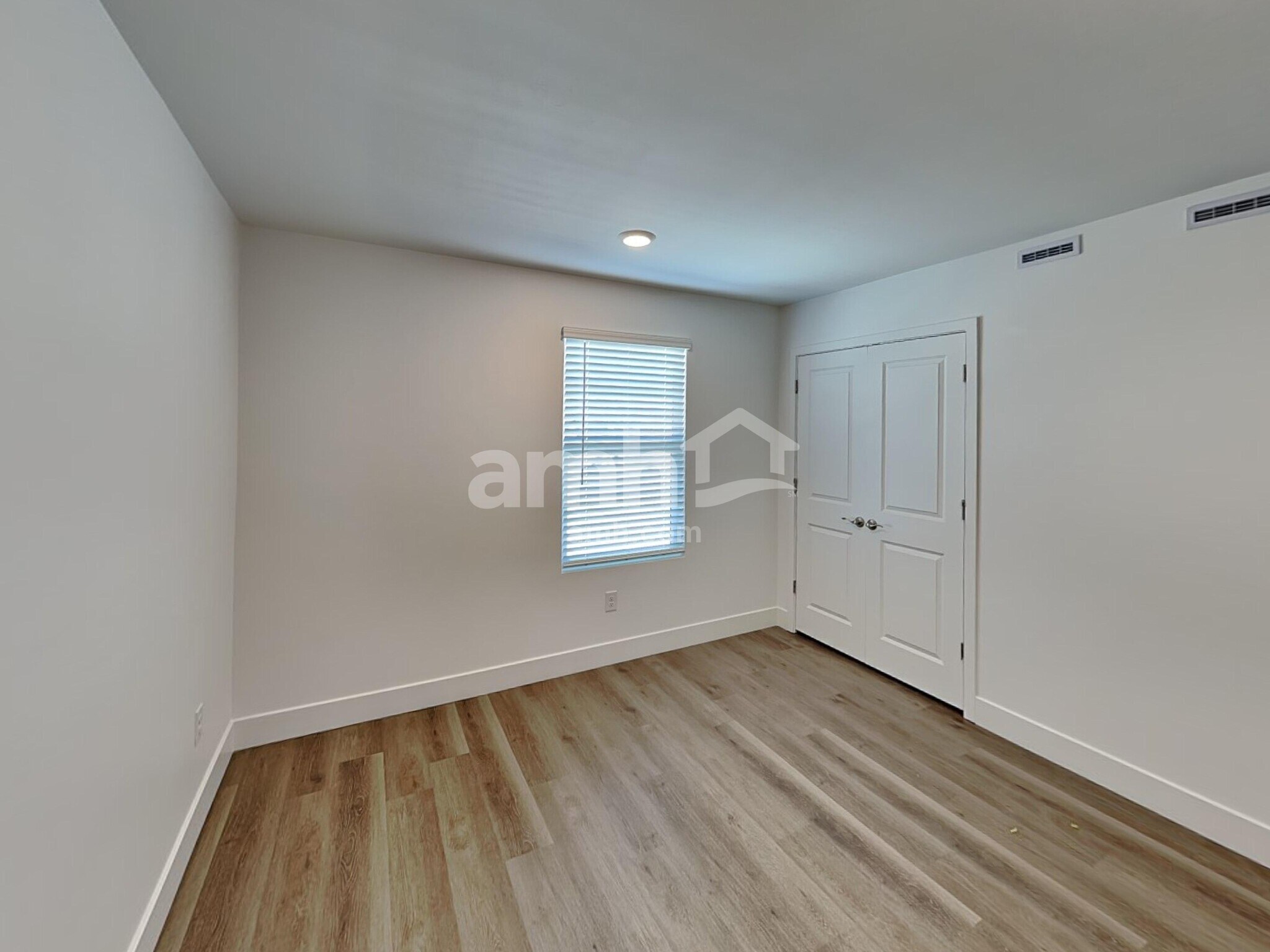 Building Photo - 9700 Harkes Dr