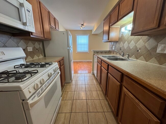 Building Photo - 460 N Lake Shore Dr