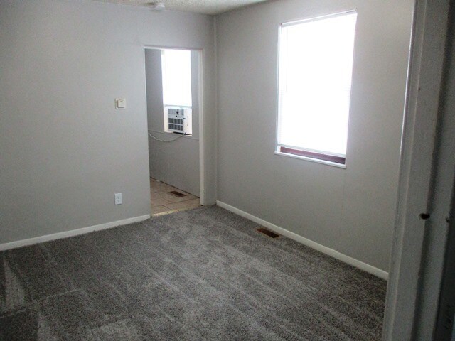 Building Photo - 500 N Lee St