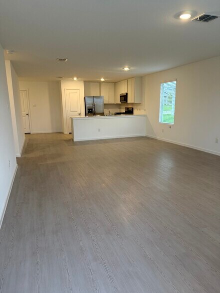 Building Photo - 3703 Oleander Pl